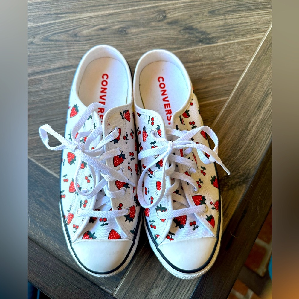 Converse Mules 6.5 women. NWT no box